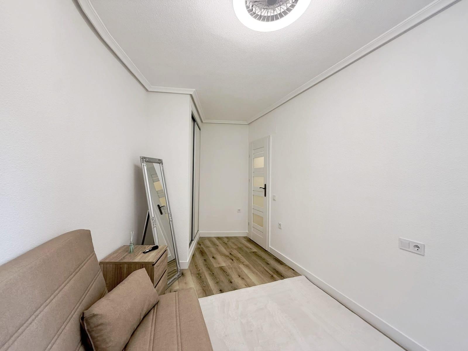 For sale - 2 Bedroom 1 Bathroom Apartment in Torrevieja - Playa Del Cura  - Alicante
