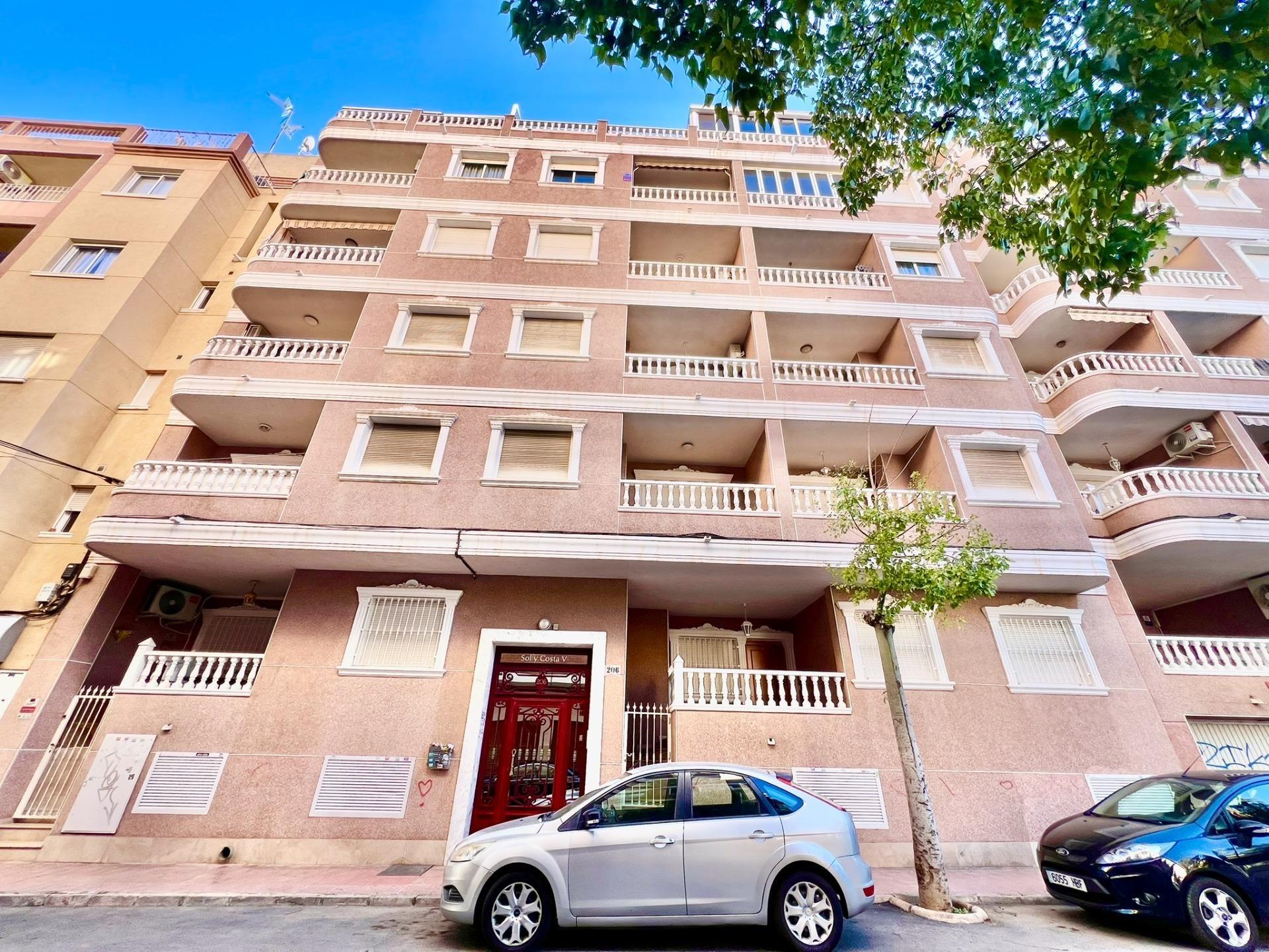 For sale - 2 Bedroom 1 Bathroom Apartment in Torrevieja - Playa Del Cura  - Alicante