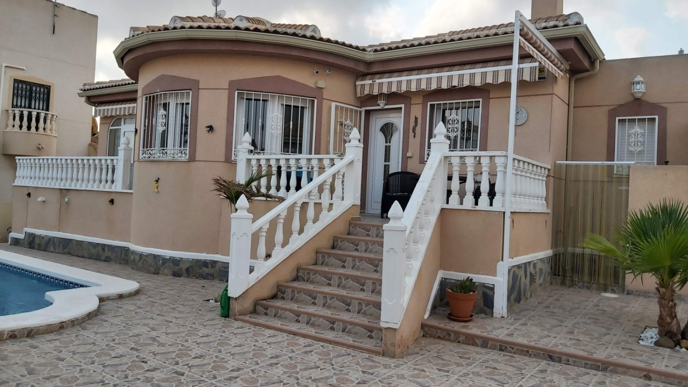 For sale - 2 Bedroom 1 Bathroom Villa in Benimar - Costa Blanca  - Alicante