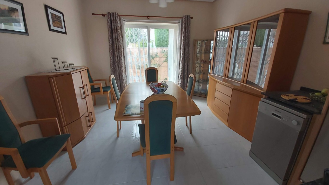 For sale - 2 Bedroom 1 Bathroom Villa in Benimar - Costa Blanca  - Alicante