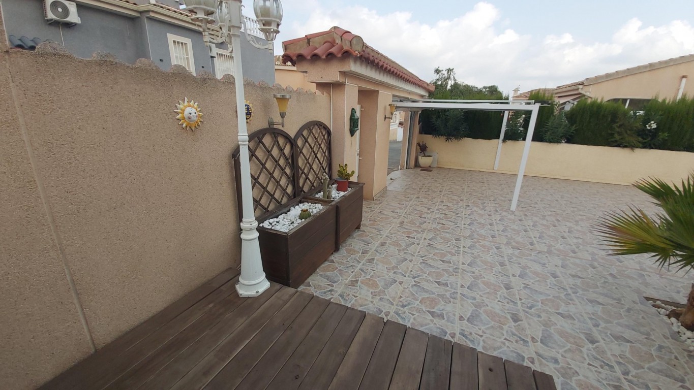 For sale - 2 Bedroom 1 Bathroom Villa in Benimar - Costa Blanca  - Alicante