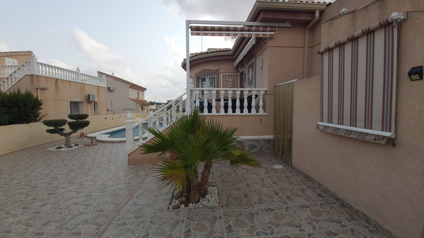 For sale - 2 Bedroom 1 Bathroom Villa in Benimar - Costa Blanca  - Alicante