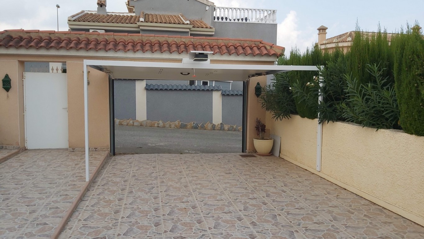 For sale - 2 Bedroom 1 Bathroom Villa in Benimar - Costa Blanca  - Alicante