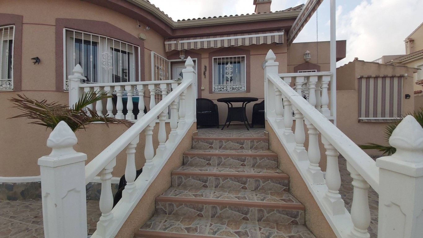 For sale - 2 Bedroom 1 Bathroom Villa in Benimar - Costa Blanca  - Alicante