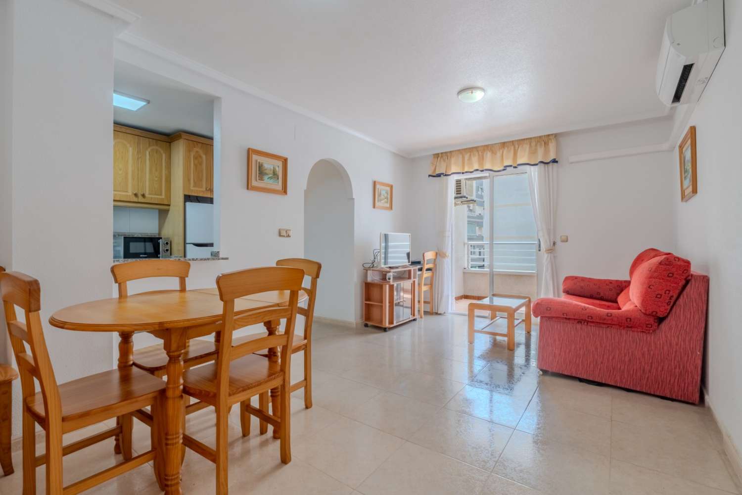 For sale - 2 Bedroom 1 Bathroom Apartment in Torrevieja - Costa Blanca  - Alicante
