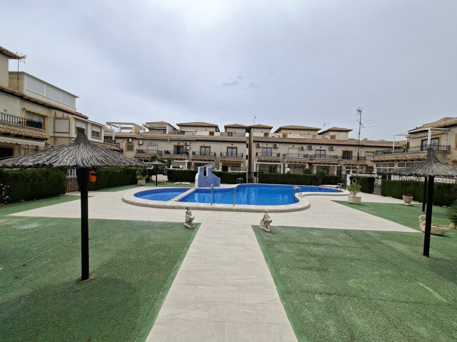 For sale - 2 Bedroom 1 Bathroom Bungalow in Orihuela Costa - Costa Blanca  - Alicante