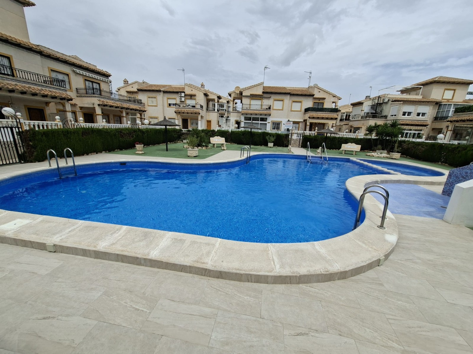 For sale - 2 Bedroom 1 Bathroom Bungalow in Orihuela Costa - Costa Blanca  - Alicante