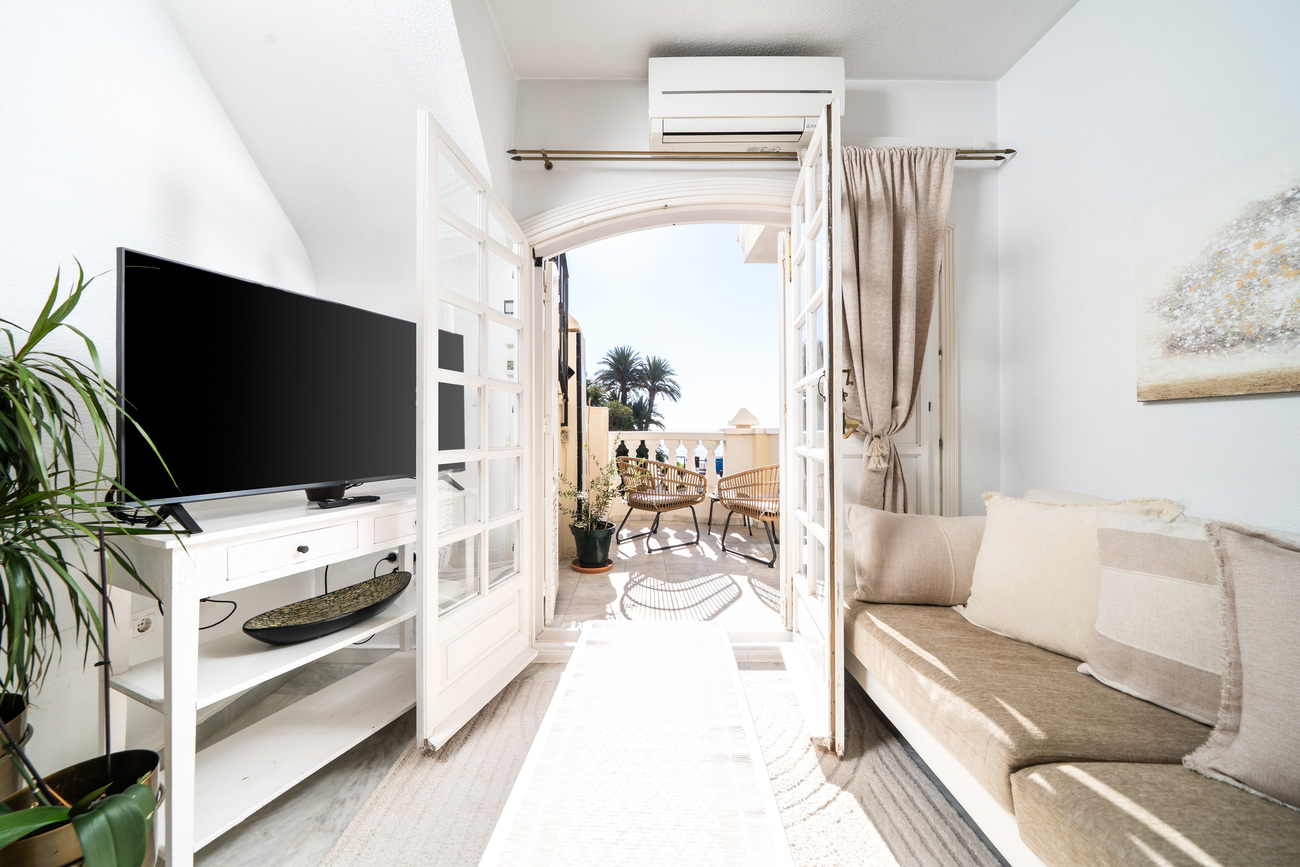 For sale - 2 Bedroom 1 Bathroom Apartment in Torrevieja - aguas nuevas  - Alicante