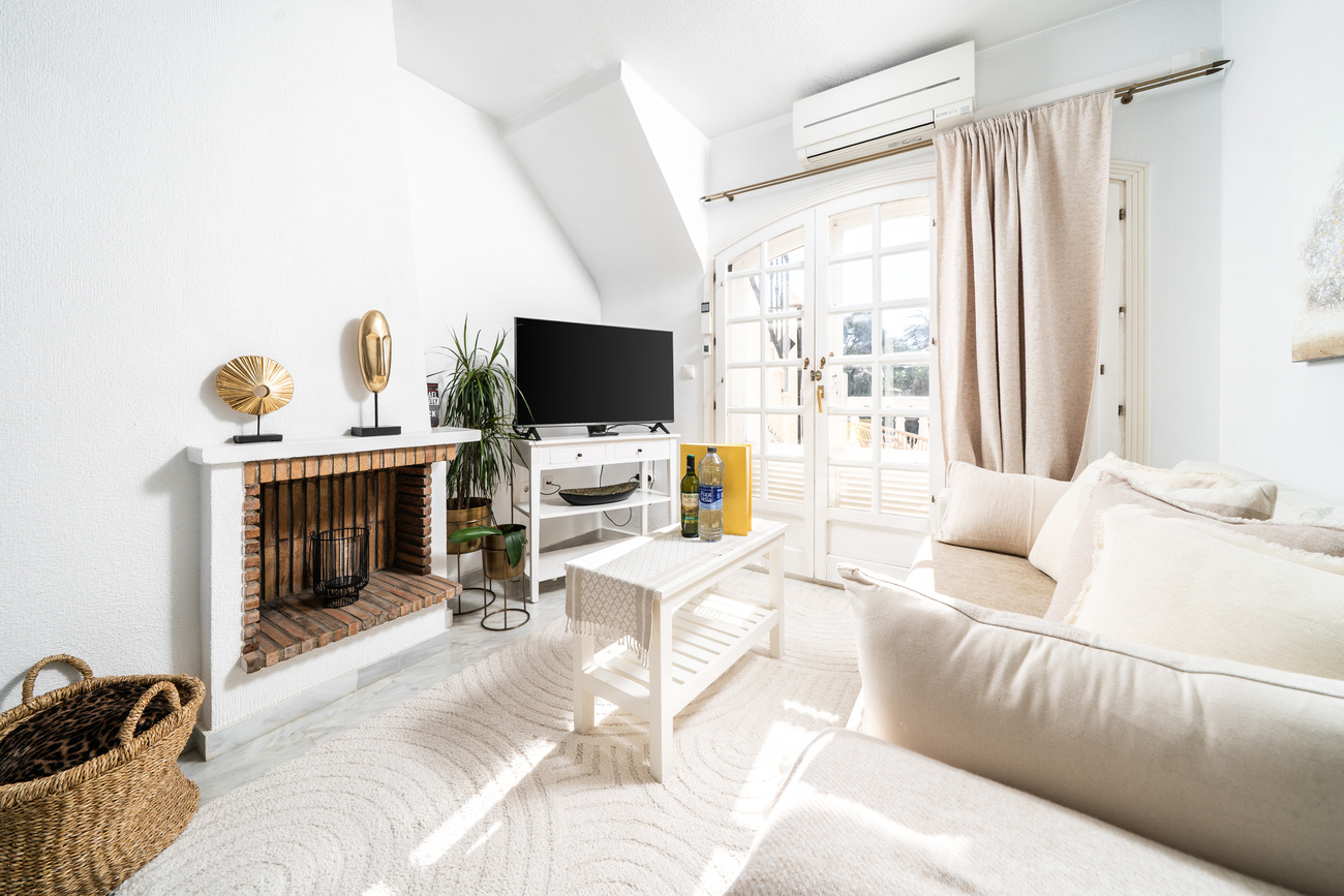For sale - 2 Bedroom 1 Bathroom Apartment in Torrevieja - aguas nuevas  - Alicante