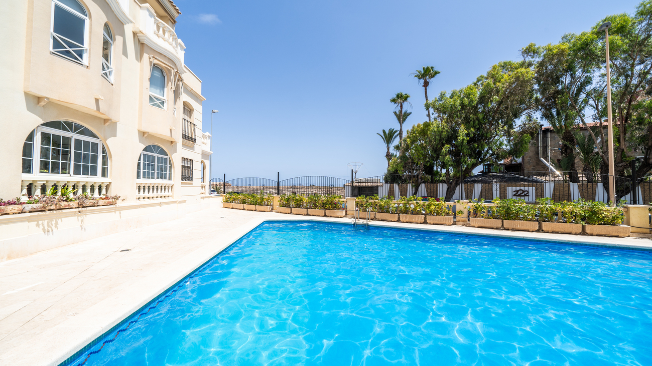 For sale - 2 Bedroom 1 Bathroom Apartment in Torrevieja - aguas nuevas  - Alicante