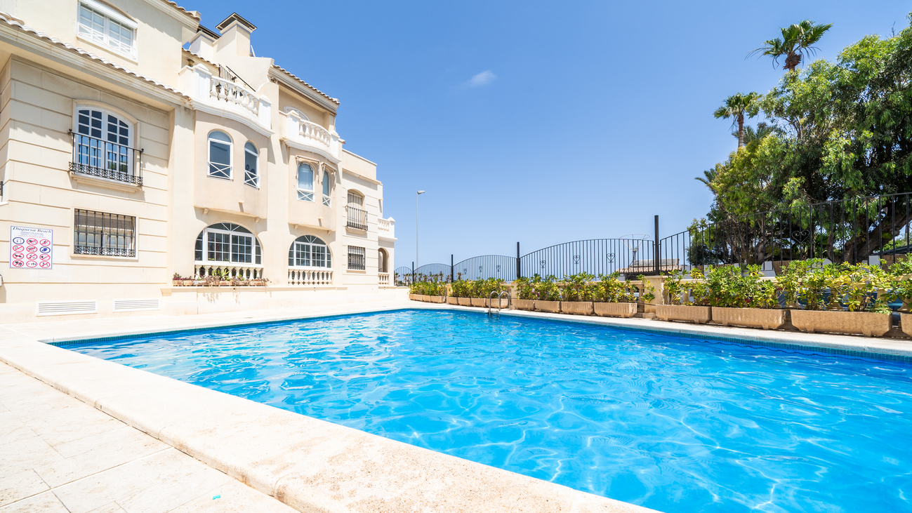 For sale - 2 Bedroom 1 Bathroom Apartment in Torrevieja - aguas nuevas  - Alicante