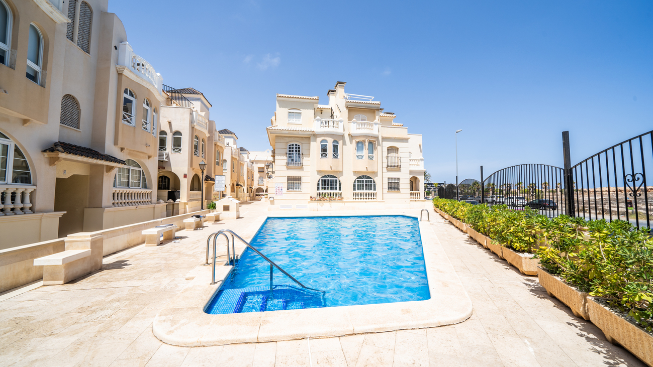 For sale - 2 Bedroom 1 Bathroom Apartment in Torrevieja - aguas nuevas  - Alicante