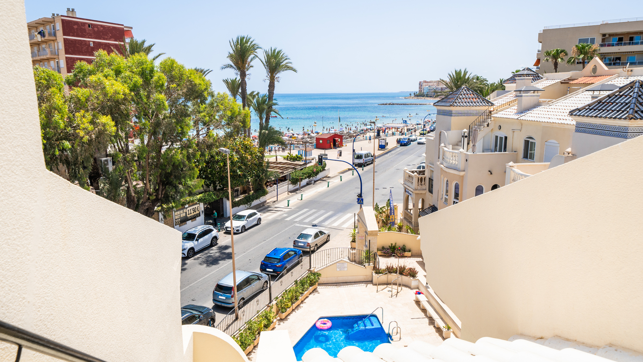 For sale - 2 Bedroom 1 Bathroom Apartment in Torrevieja - aguas nuevas  - Alicante