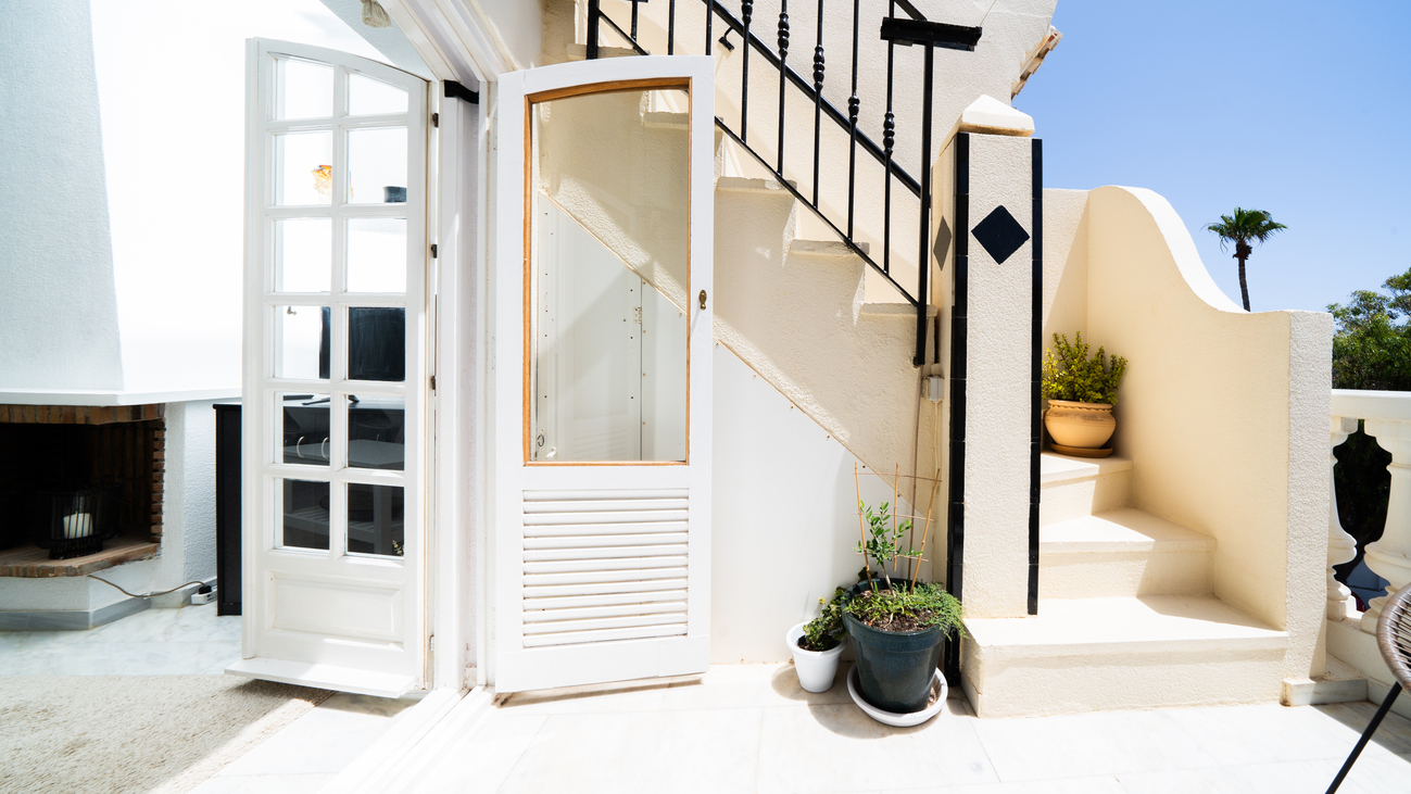 For sale - 2 Bedroom 1 Bathroom Apartment in Torrevieja - aguas nuevas  - Alicante
