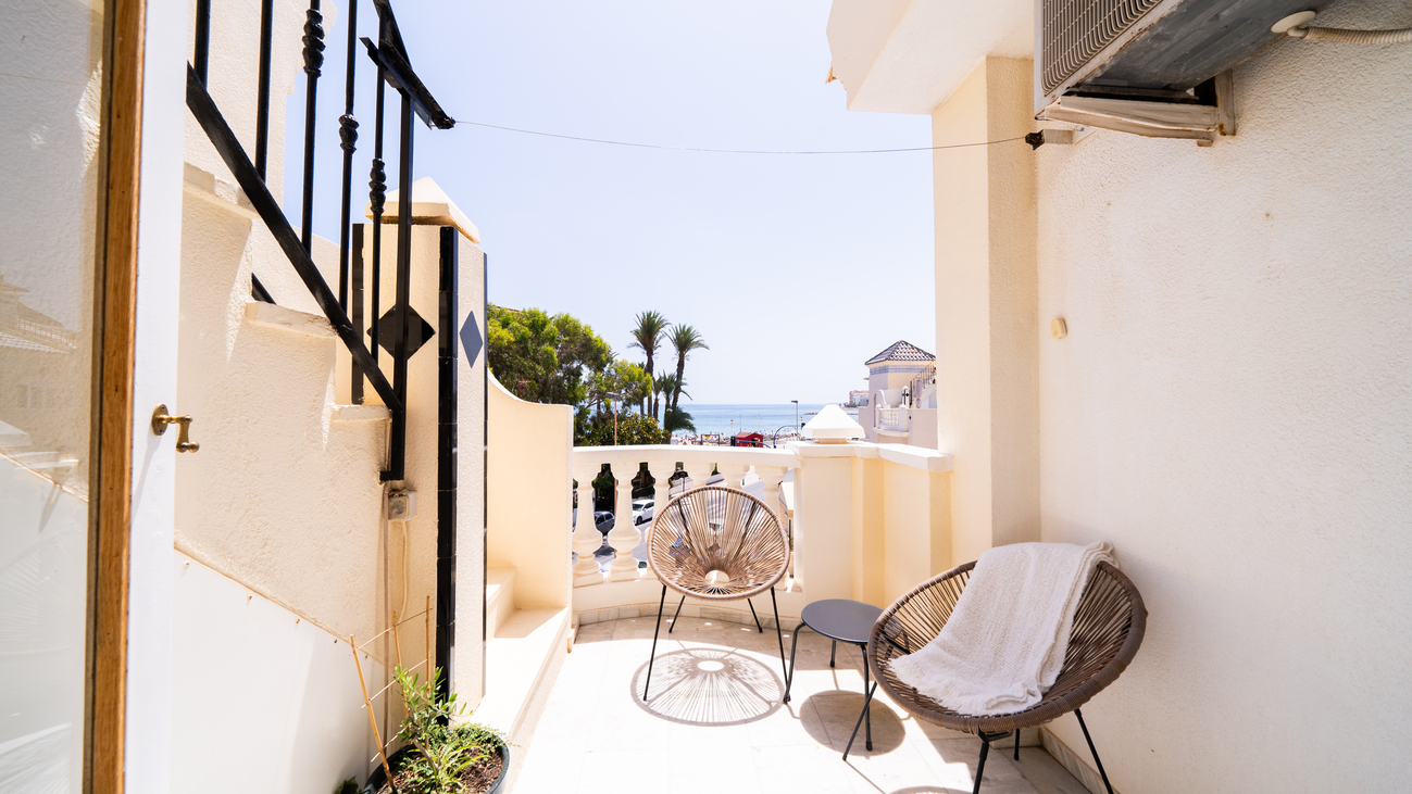For sale - 2 Bedroom 1 Bathroom Apartment in Torrevieja - aguas nuevas  - Alicante