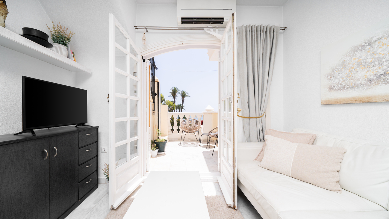 For sale - 2 Bedroom 1 Bathroom Apartment in Torrevieja - aguas nuevas  - Alicante