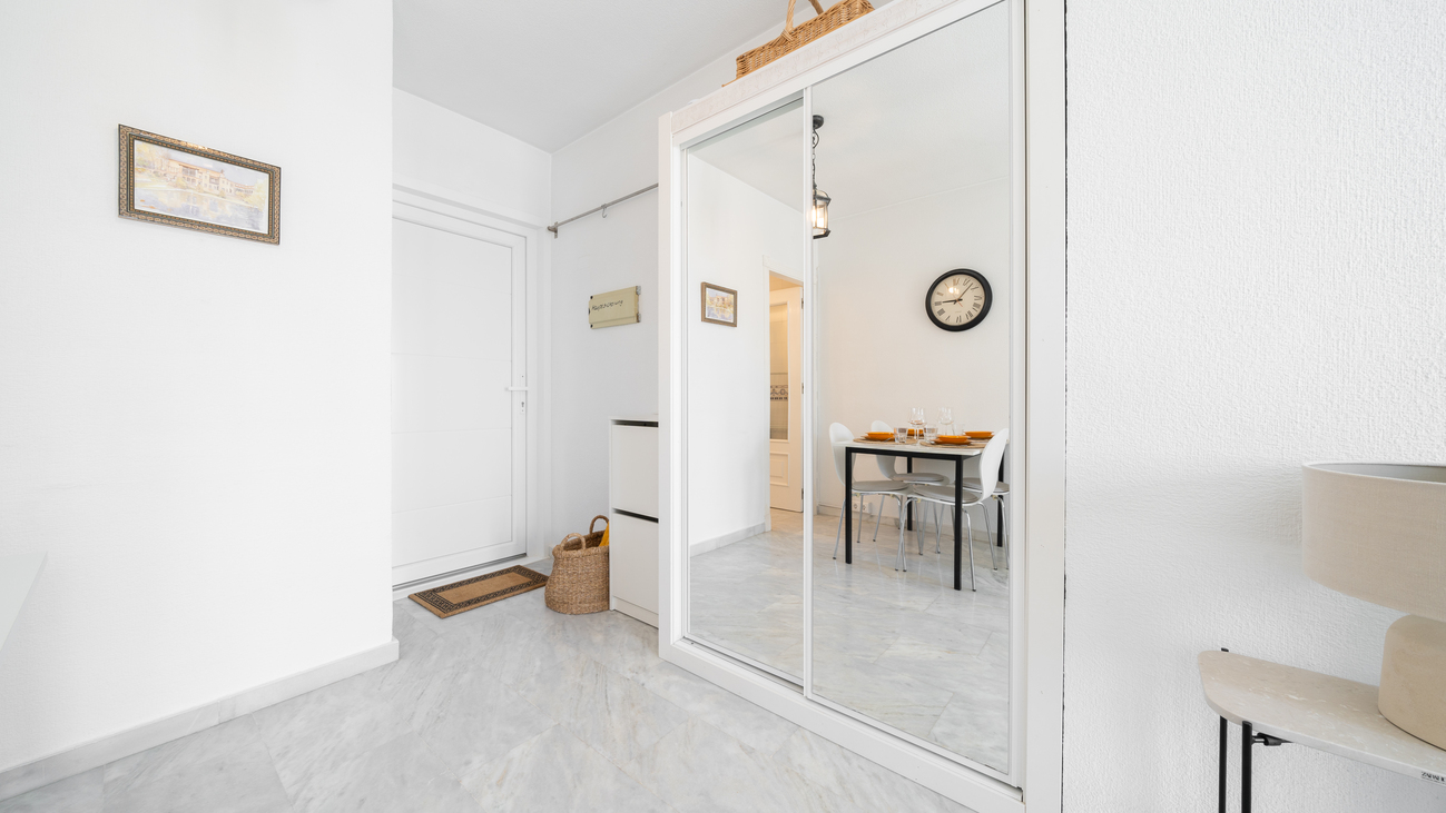 For sale - 2 Bedroom 1 Bathroom Apartment in Torrevieja - aguas nuevas  - Alicante