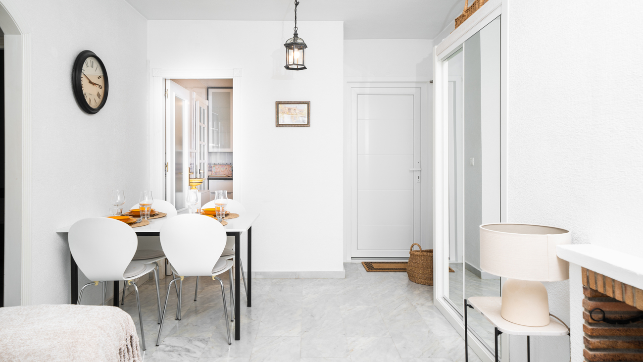 For sale - 2 Bedroom 1 Bathroom Apartment in Torrevieja - aguas nuevas  - Alicante