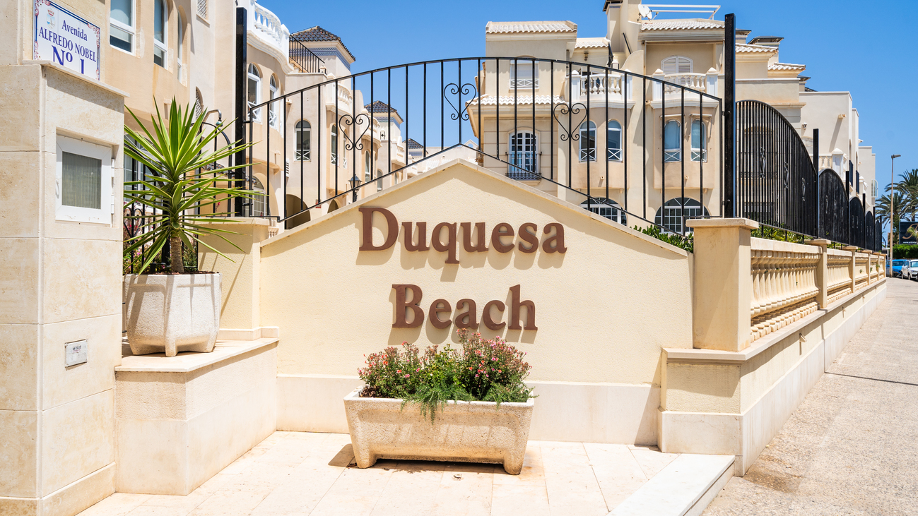 For sale - 2 Bedroom 1 Bathroom Apartment in Torrevieja - aguas nuevas  - Alicante