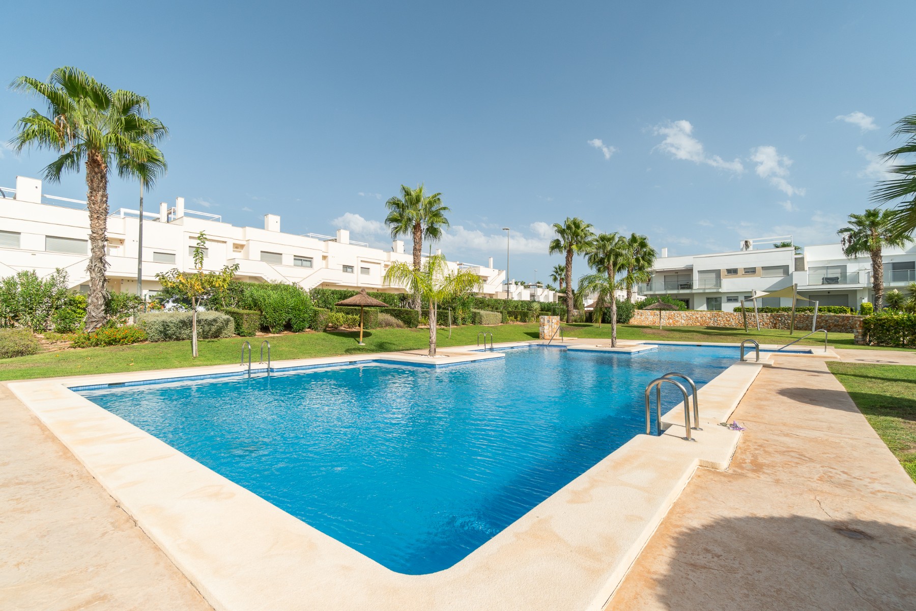 For sale - 2 Bedroom 2 Bathroom Bungalow in Vistabella Golf Entre Naranjos - Inland  - Alicante