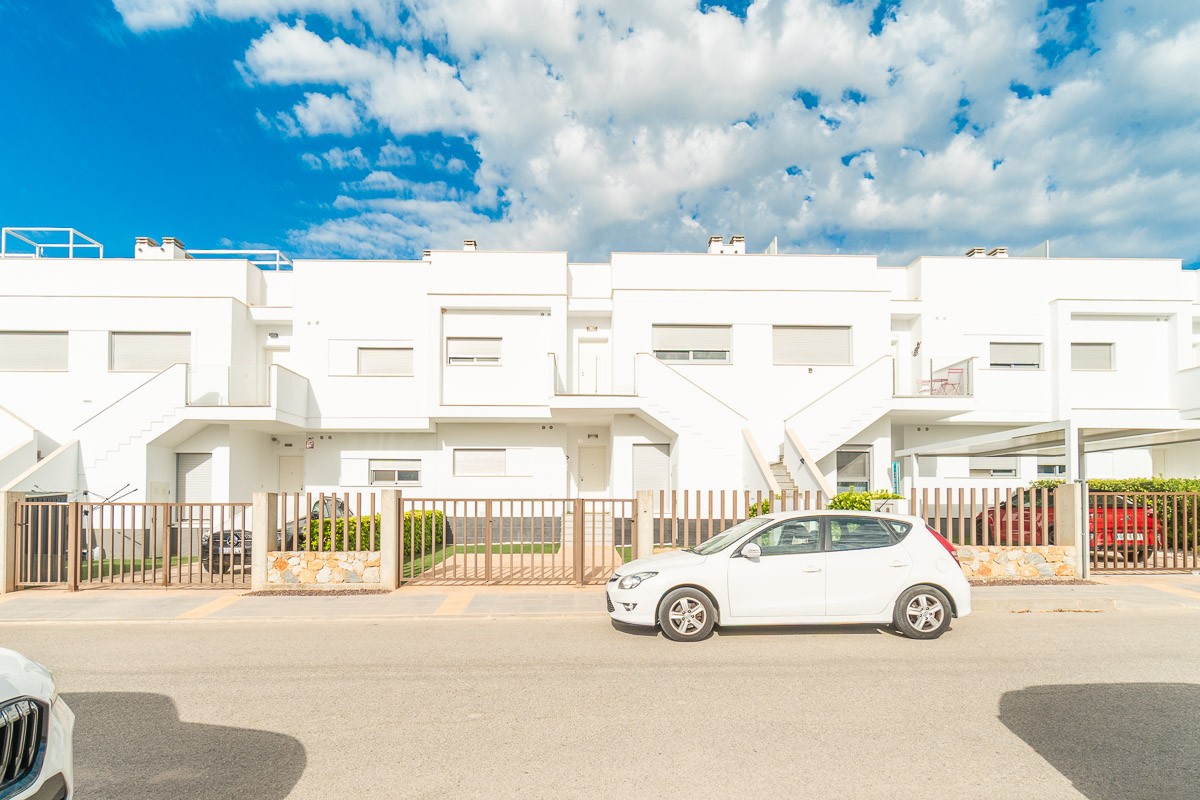 For sale - 2 Bedroom 2 Bathroom Bungalow in Vistabella Golf Entre Naranjos - Inland  - Alicante