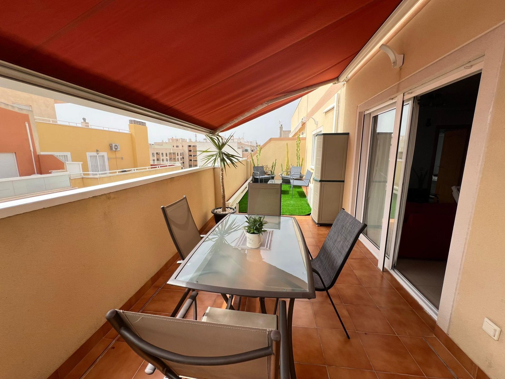 For sale - 2 Bedroom 1 Bathroom Penthouse in Torrevieja - Centro  - Alicante
