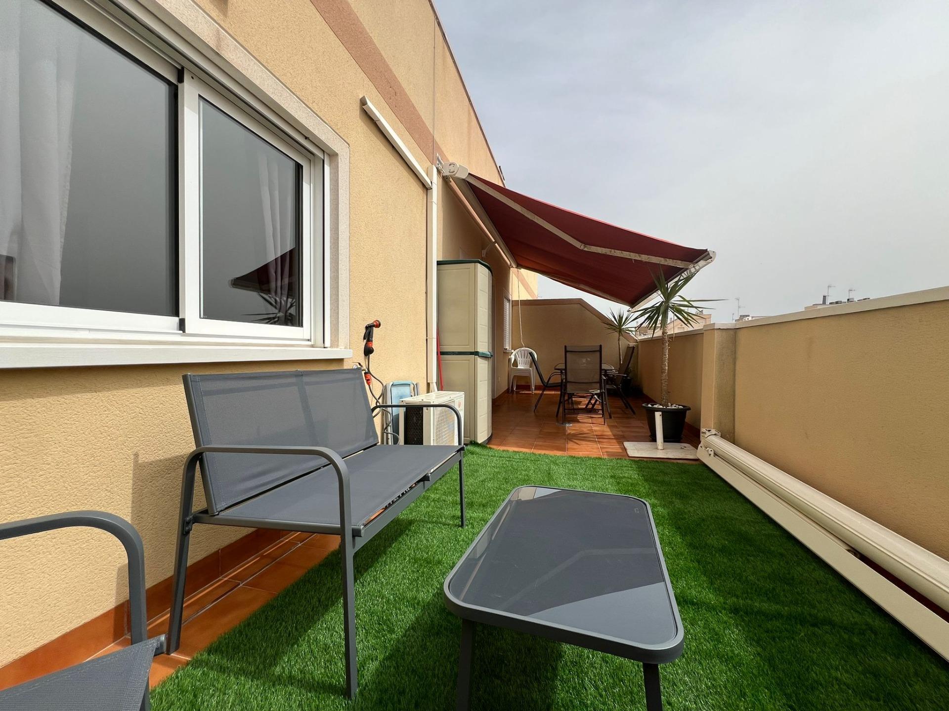 For sale - 2 Bedroom 1 Bathroom Penthouse in Torrevieja - Centro  - Alicante