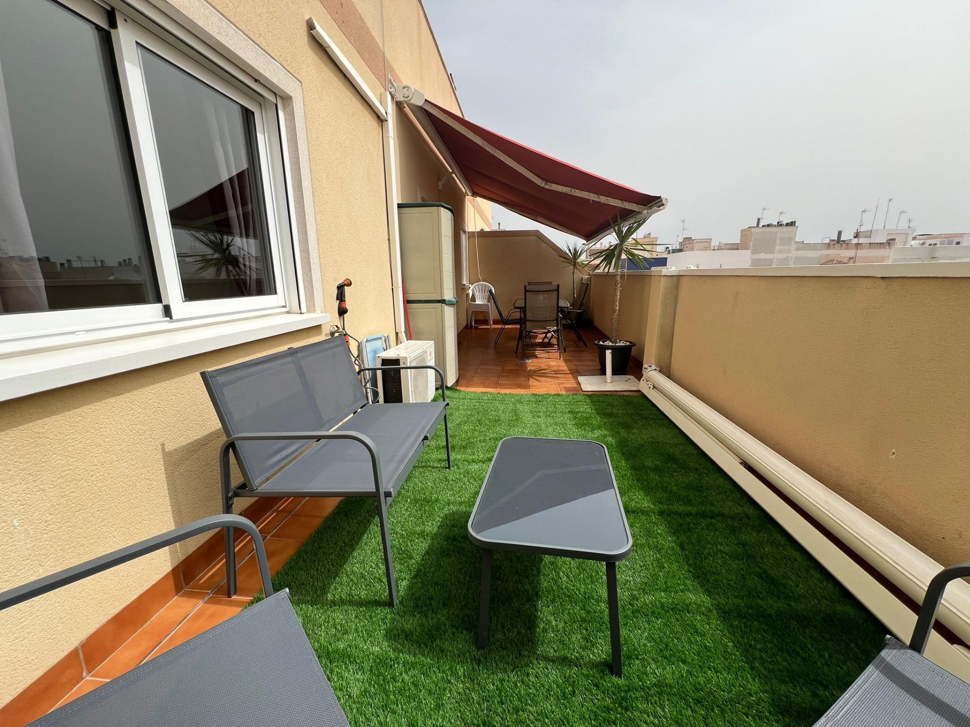 For sale - 2 Bedroom 1 Bathroom Penthouse in Torrevieja - Centro  - Alicante
