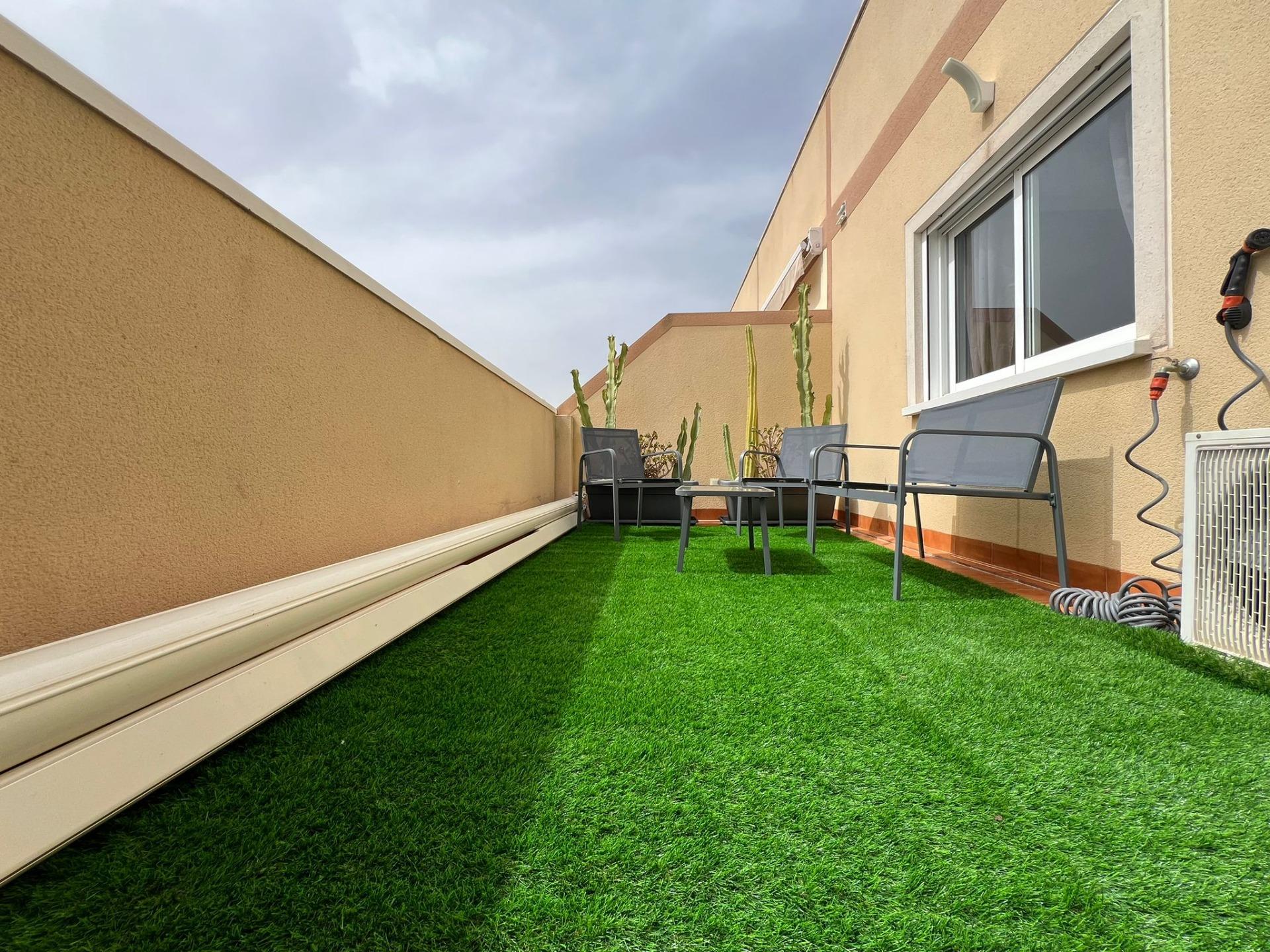 For sale - 2 Bedroom 1 Bathroom Penthouse in Torrevieja - Centro  - Alicante