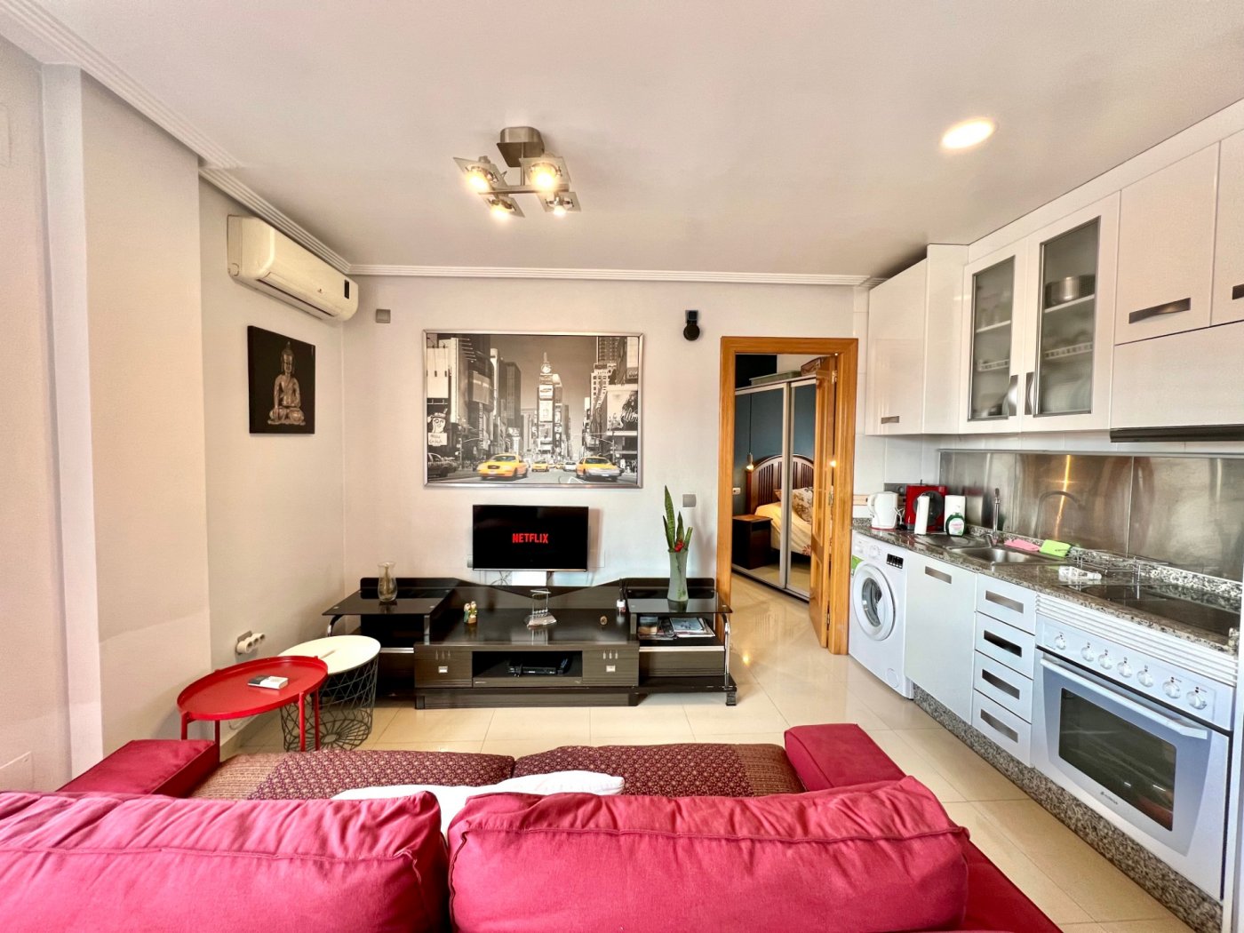 For sale - 2 Bedroom 1 Bathroom Penthouse in Torrevieja - Centro  - Alicante
