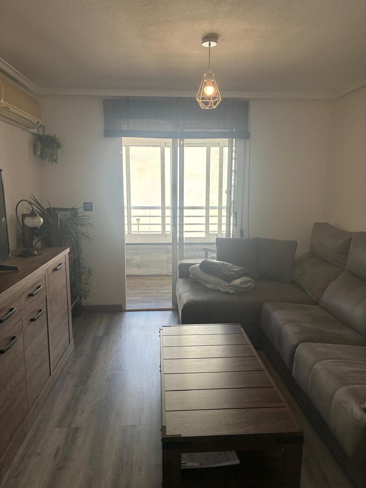 For sale - 2 Bedroom 1 Bathroom Apartment in Torrevieja - Centro  - Alicante