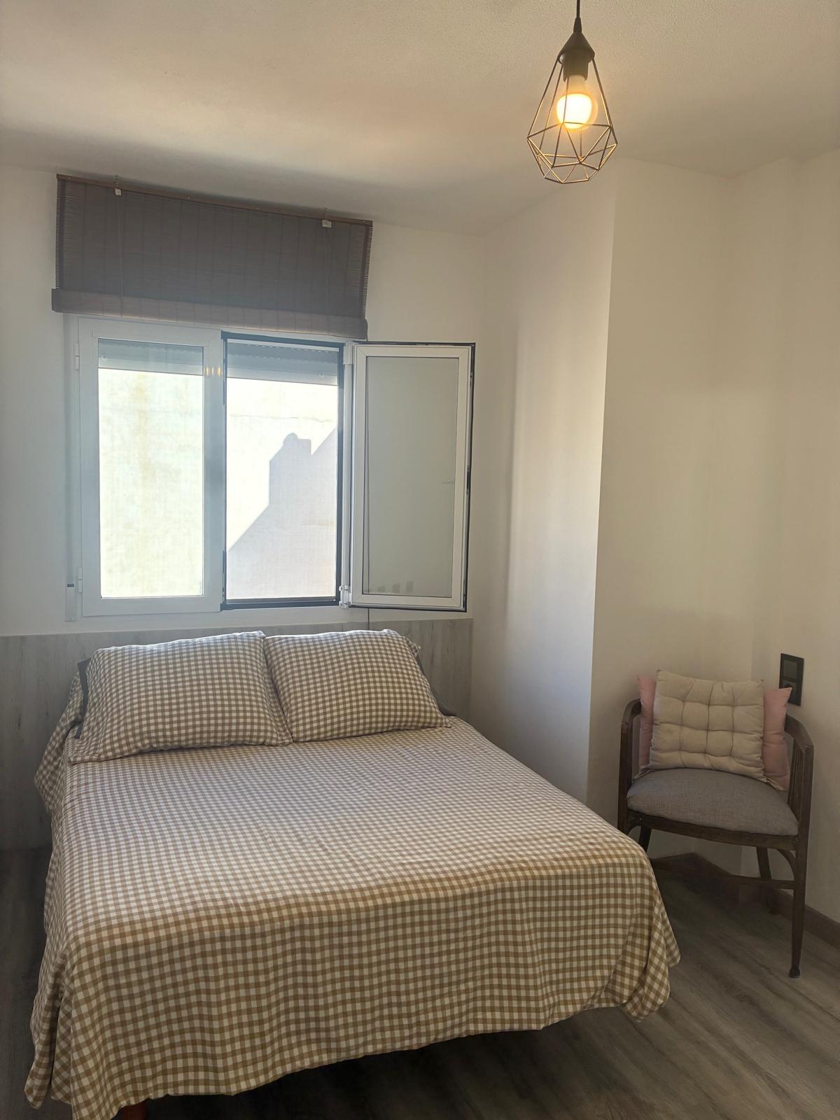 For sale - 2 Bedroom 1 Bathroom Apartment in Torrevieja - Centro  - Alicante