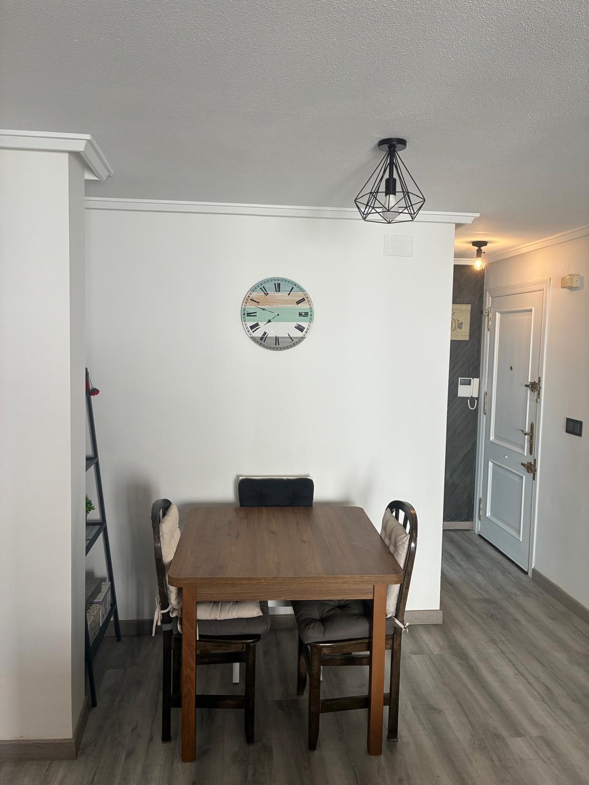 For sale - 2 Bedroom 1 Bathroom Apartment in Torrevieja - Centro  - Alicante