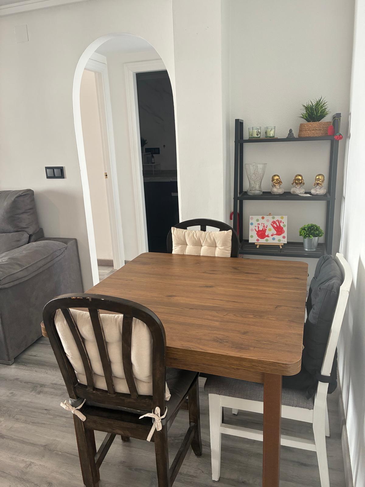 For sale - 2 Bedroom 1 Bathroom Apartment in Torrevieja - Centro  - Alicante