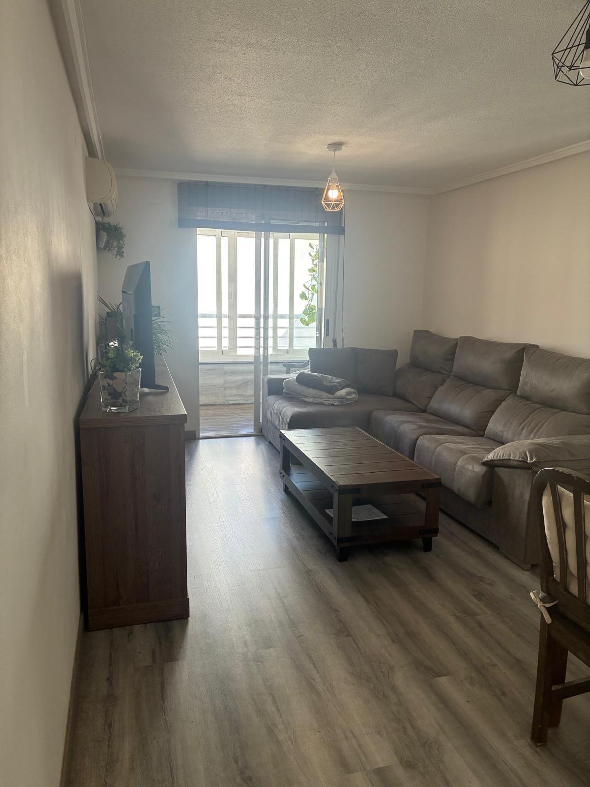 For sale - 2 Bedroom 1 Bathroom Apartment in Torrevieja - Centro  - Alicante