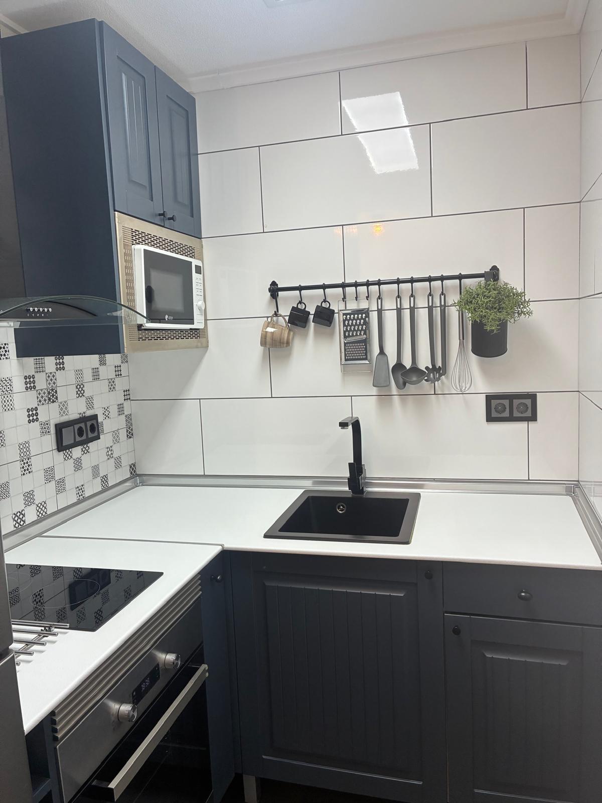 For sale - 2 Bedroom 1 Bathroom Apartment in Torrevieja - Centro  - Alicante