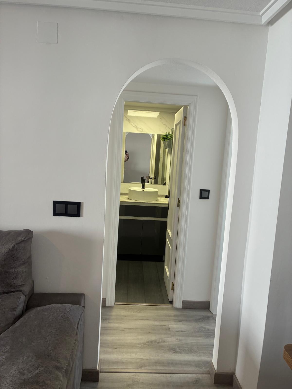 For sale - 2 Bedroom 1 Bathroom Apartment in Torrevieja - Centro  - Alicante