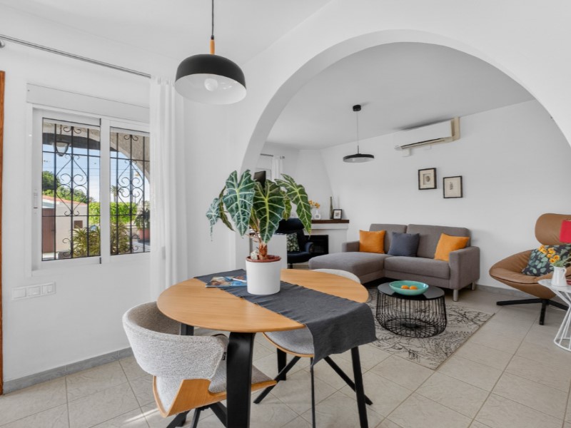 For sale - 3 Bedroom 1 Bathroom Villa in Torrevieja - Costa Blanca  - Alicante