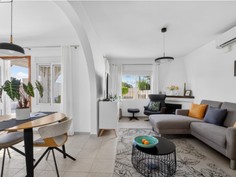 For sale - 3 Bedroom 1 Bathroom Villa in Torrevieja - Costa Blanca  - Alicante