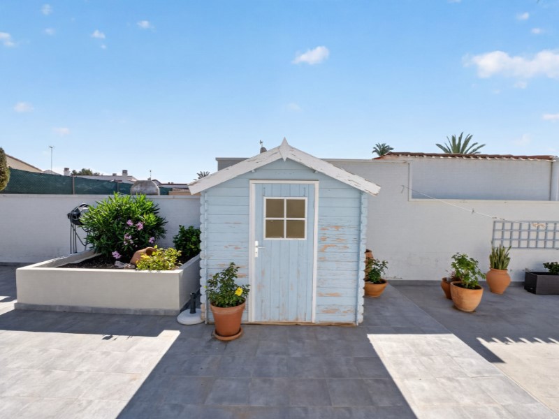 For sale - 3 Bedroom 1 Bathroom Villa in Torrevieja - Costa Blanca  - Alicante