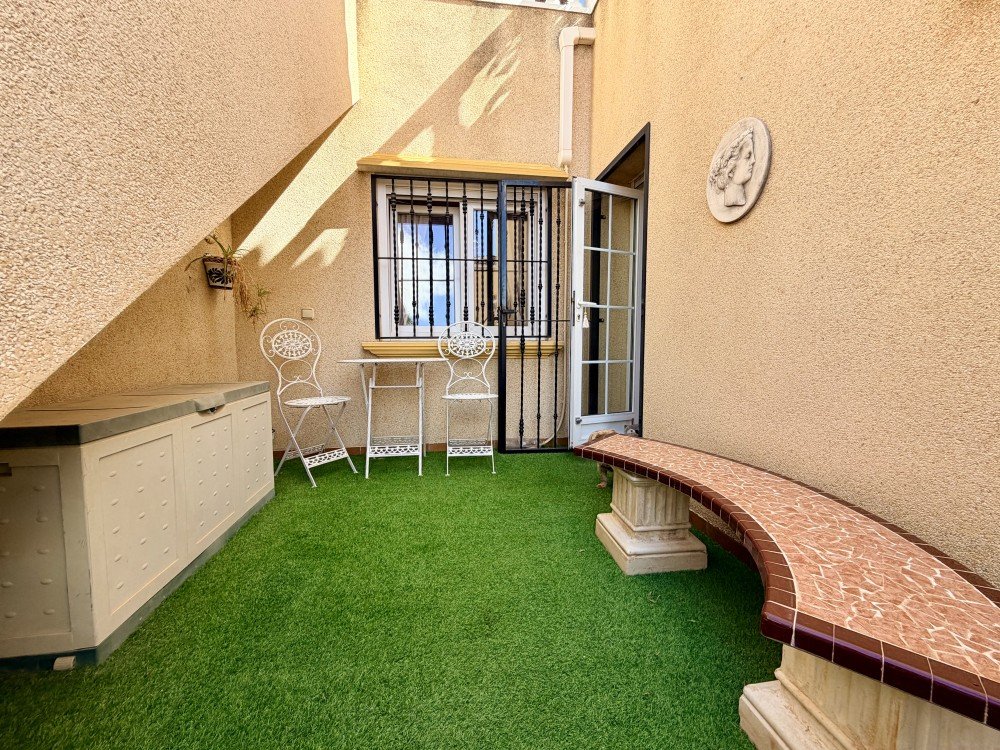 For sale - 3 Bedroom 2 Bathroom Town House in Orihuela Costa - Costa Blanca  - Alicante