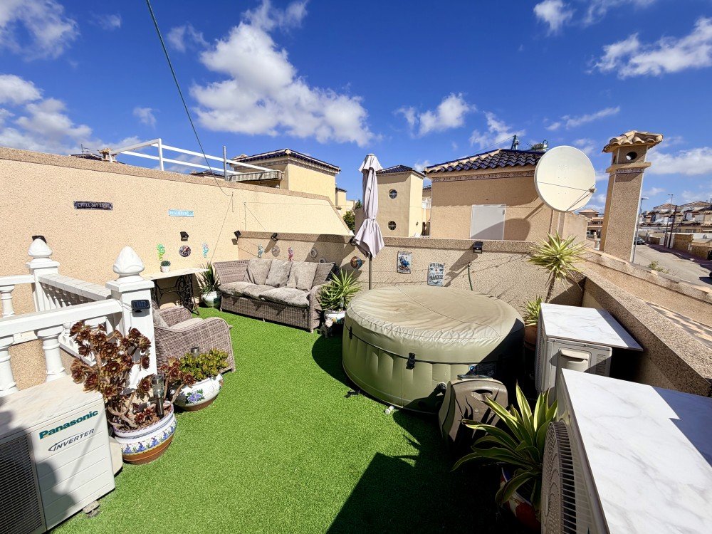 For sale - 3 Bedroom 2 Bathroom Town House in Orihuela Costa - Costa Blanca  - Alicante