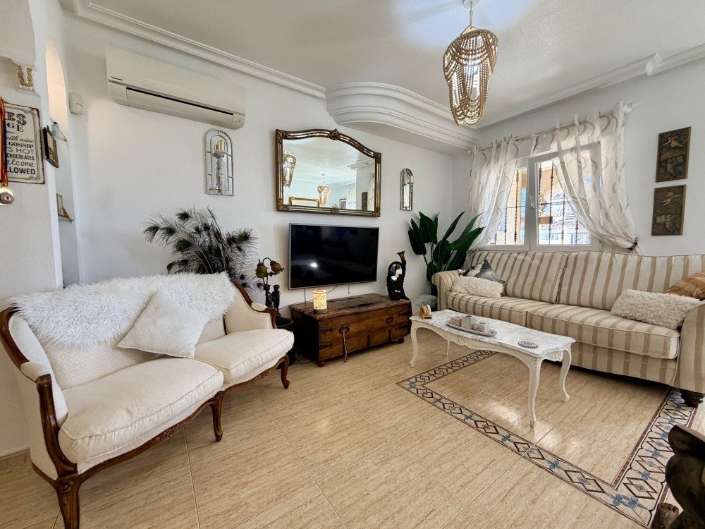 For sale - 3 Bedroom 2 Bathroom Town House in Orihuela Costa - Costa Blanca  - Alicante
