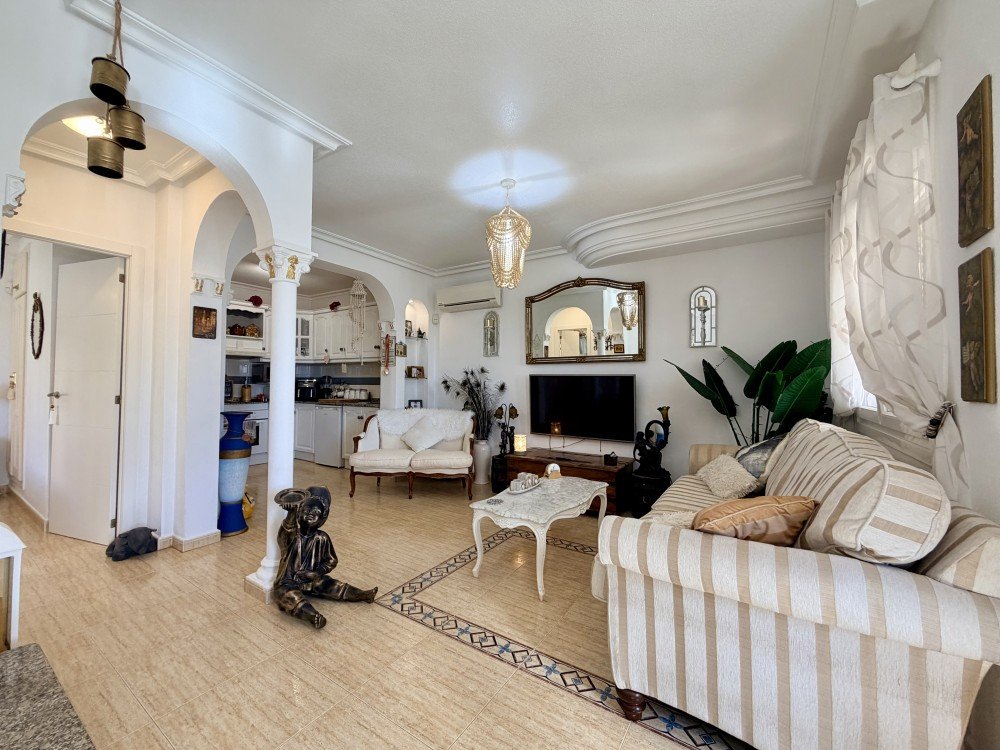 For sale - 3 Bedroom 2 Bathroom Town House in Orihuela Costa - Costa Blanca  - Alicante