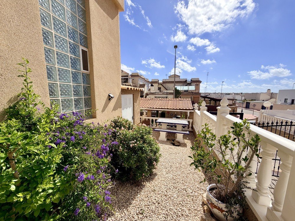 For sale - 3 Bedroom 2 Bathroom Town House in Orihuela Costa - Costa Blanca  - Alicante