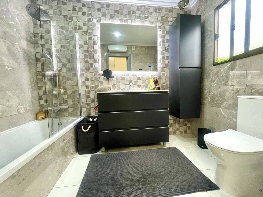 For sale - 3 Bedroom 1 Bathroom Apartment in Orihuela - Inland  - Alicante