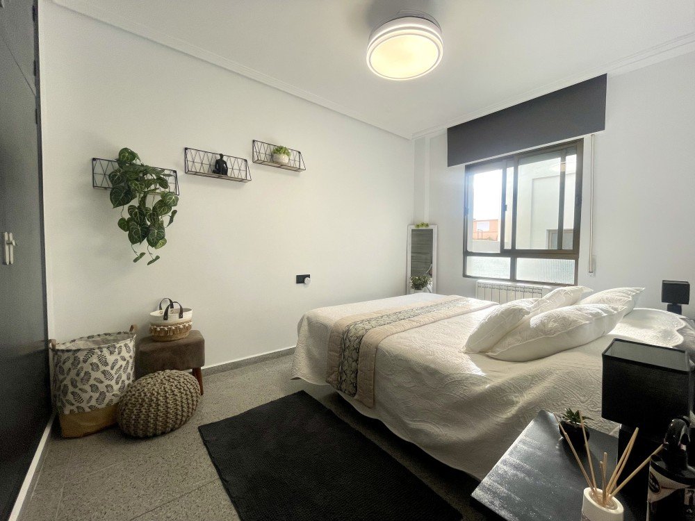 For sale - 3 Bedroom 1 Bathroom Apartment in Orihuela - Inland  - Alicante