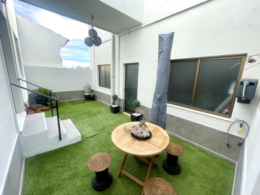 For sale - 3 Bedroom 1 Bathroom Apartment in Orihuela - Inland  - Alicante