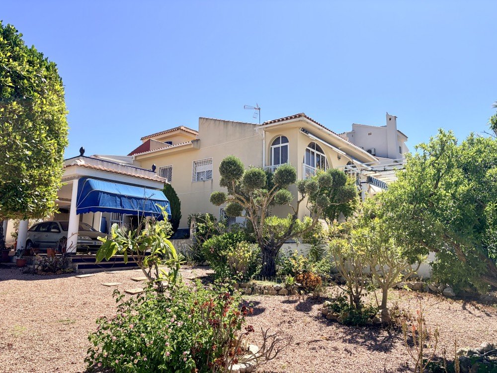 For sale - 4 Bedroom 3 Bathroom Villa in Ciudad Quesada - Costa Blanca  - Alicante