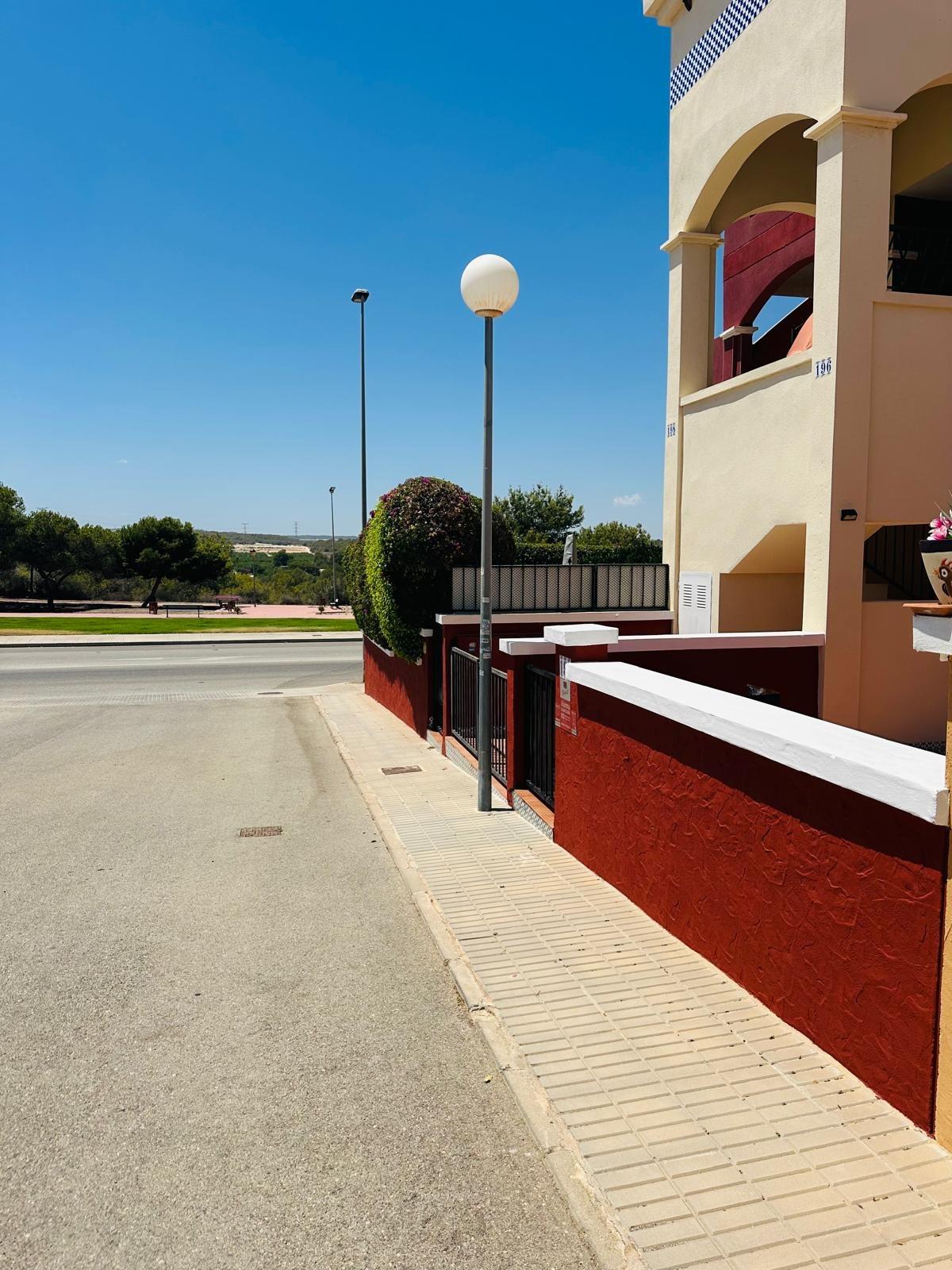For sale - 2 Bedroom 2 Bathroom Villa in Orihuela Costa - Los Altos  - Alicante